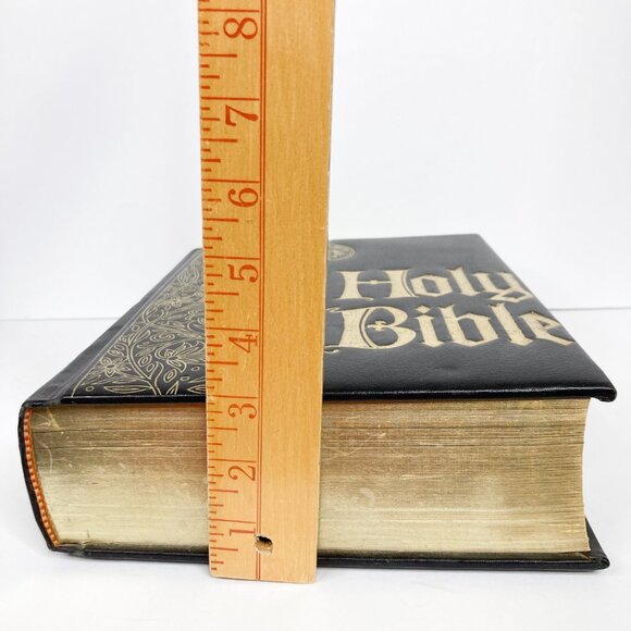 Holy Bible Family Circle Edition King James Version Riverside Illustrated Black - Picture 16 of 16